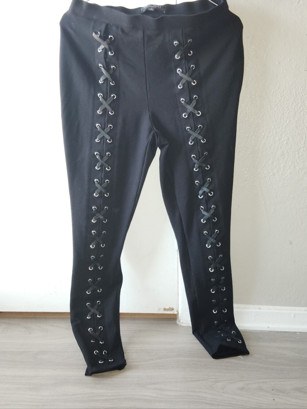 Romeo & Juliet Couture Black Lace-Up Leggings
